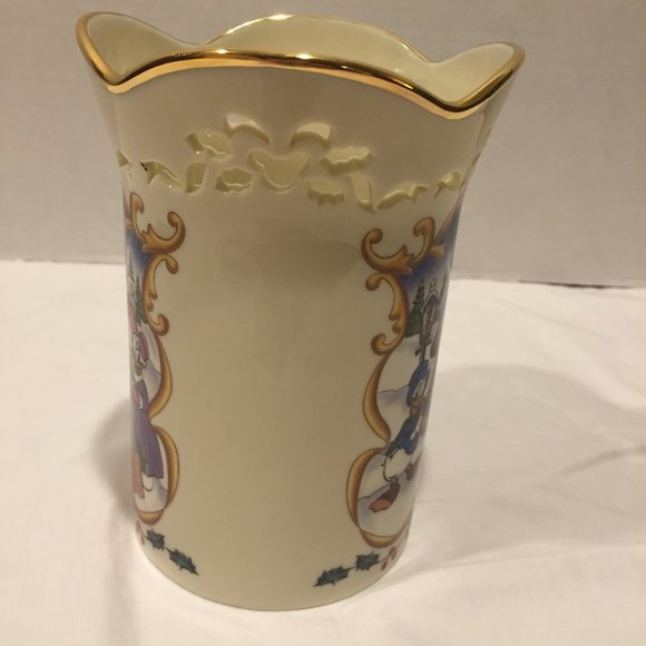 Mickey's Candlelight Carolers Disney x Lenox Vase - Picture 2 of 6
